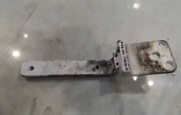 Nissan NV200 Rear door lower hinge