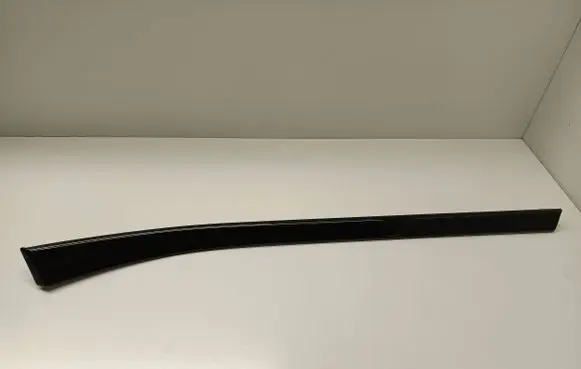 BMW 5 E39 Front door trim bar 8172032