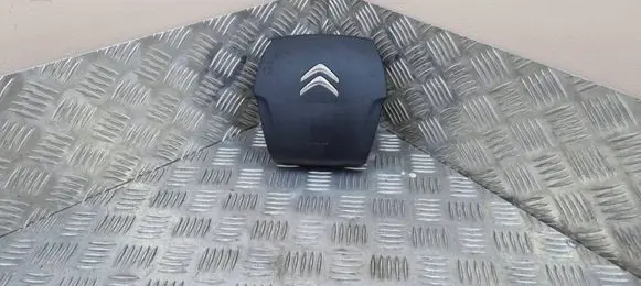 Steering wheel airbag
