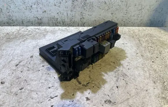 Mercedes-Benz E W211 Fuse module 2115453101 00007165A2 203329000A8