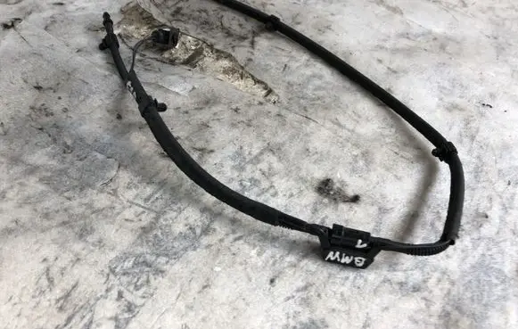BMW 1 E81 E87 Windshield washer spray nozzle 