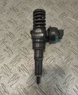 Audi A4 S4 B7 8E 8H Fuel injector 038130073AJ