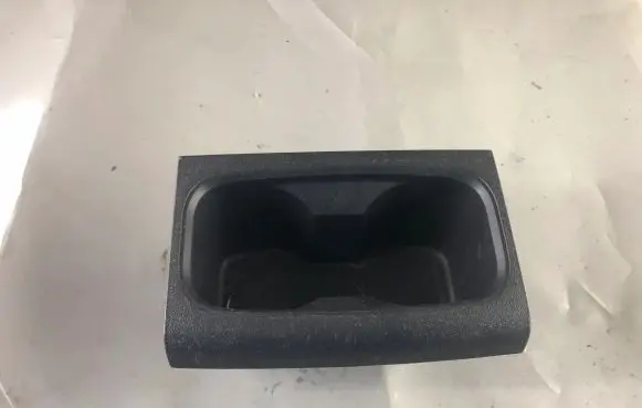Chrysler Grand Voyager V Cup holder front 