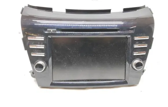 Radio/CD/DVD/GPS head unit