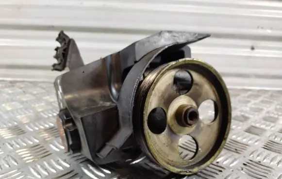 Peugeot 206 Power steering pump