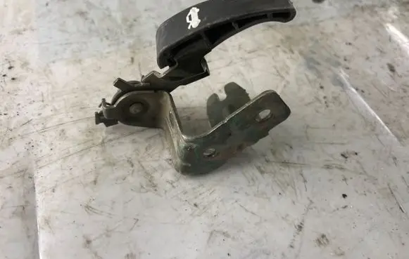 Hyundai Matrix Engine bonnet (hood) release handle