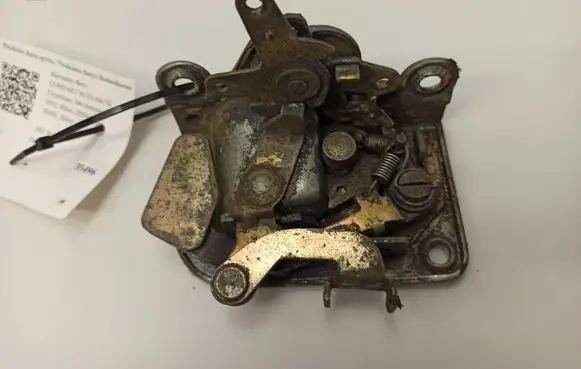 Mercedes-Benz COMPAKT W115 Front door lock