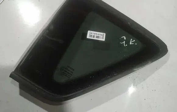 Toyota Corolla Verso AR10 Rear side window AS3