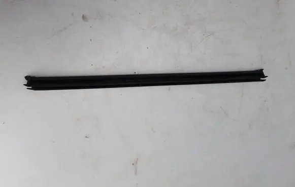 Audi A3 8Y Rubber seal front door window/glass 8Y0839479