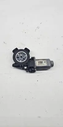 Nissan Qashqai Rear door window regulator motor 402190A 250510204