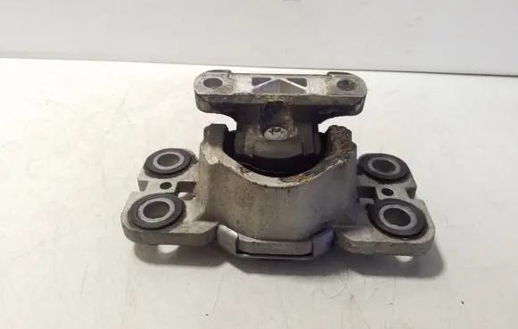 Volvo XC60 Engine mount bracket 31316876