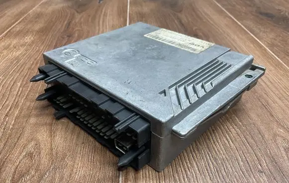 Mercedes-Benz E W124 Engine control unit/module ECU 1245454432 A1245454432