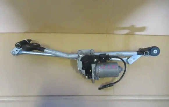 BMW X5 E70 Front wiper linkage and motor