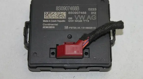Audi TT TTS RS Mk3 8S Gateway control module 8S0907468B