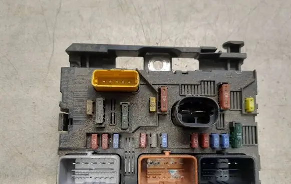Peugeot 207 BSM Control unit 9664055780