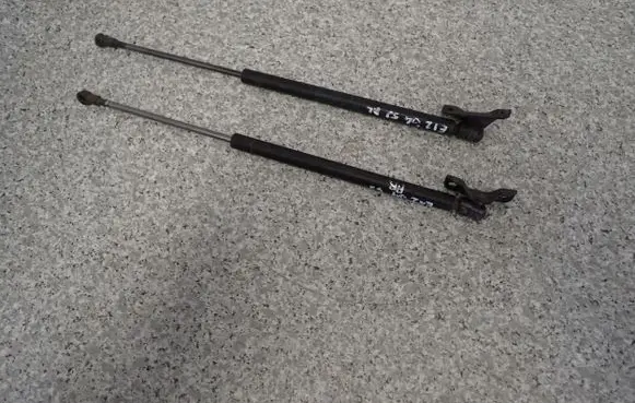 Toyota Corolla E120 E130 Tailgate strut 