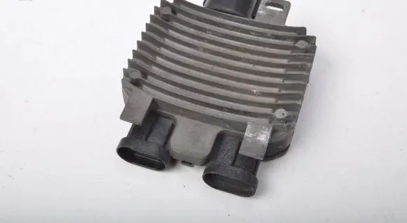 Volvo S60 Coolant fan relay 940013801