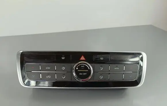 SsangYong Rexton Climate control unit 6871036540