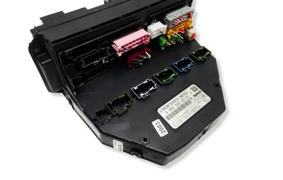 Mercedes-Benz C W204 Fuse module A2045454501 A2044422700 A2045454901