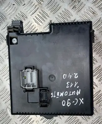 Volvo XC90 Fuse module 28017881