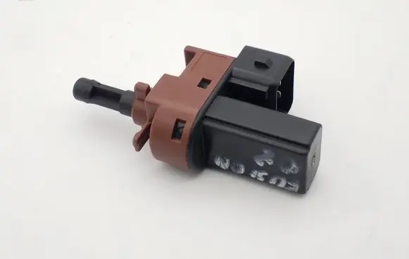Clutch pedal sensor