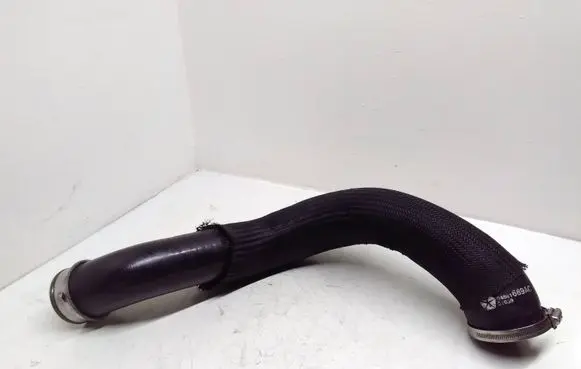 Chrysler 300 - 300C Intercooler hose/pipe 04861689AC