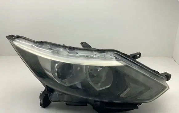 Nissan Qashqai Headlight/headlamp E1313897