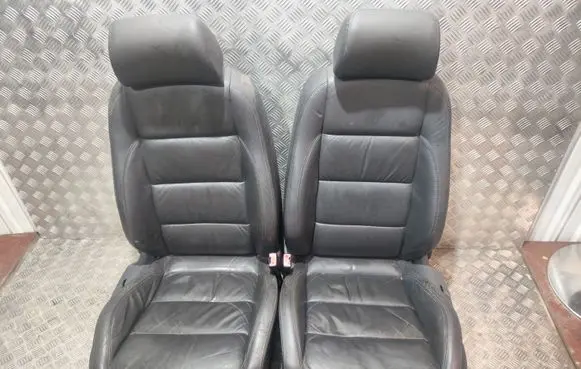 Volkswagen Golf V Seat set 