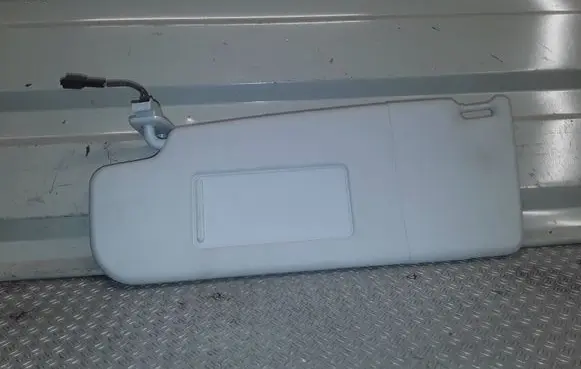 Volkswagen Golf VI Sun visor