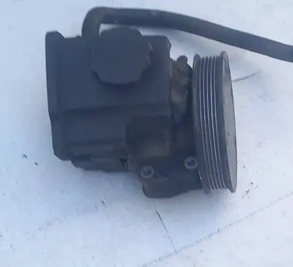 Mercedes-Benz Sprinter W906 Power steering pump A6042360010