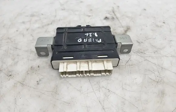 Mitsubishi Pajero Gearbox control unit/module MR528637