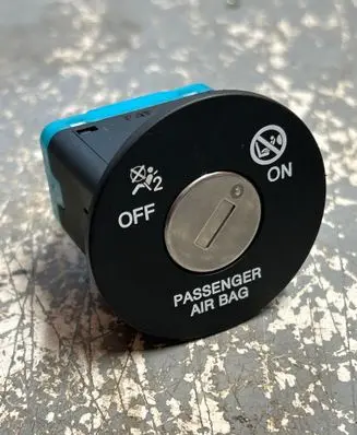 Passenger airbag on/off switch