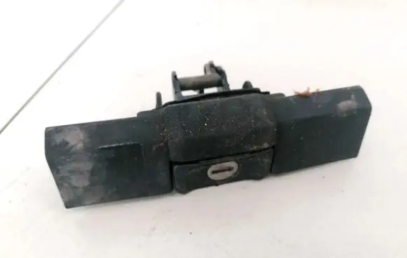 Volkswagen Jetta II Tailgate exterior lock 165827571f