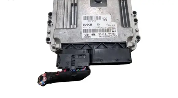 KIA Sportage Engine control unit/module 0281012970 3911427335 70KM0M4EI03S