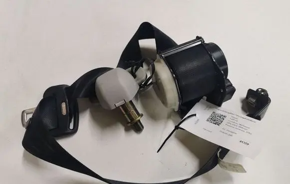 Mazda 5 Rear seatbelt CC33H