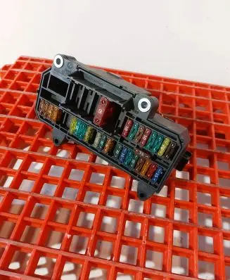 BMW 7 E65 E66 Fuse box set 10688710