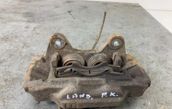 Toyota Land Cruiser (J120) Front brake caliper