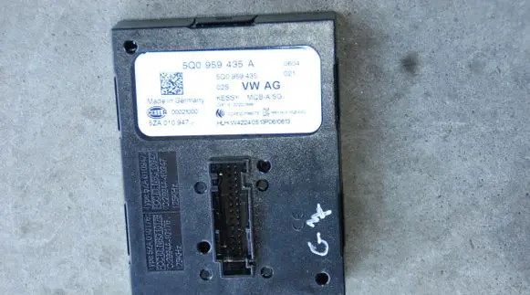 Volkswagen Golf VII Keyless (KESSY) go control unit/module 5Q0959435A