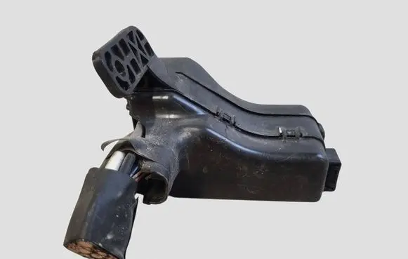 Toyota Corolla Verso AR10 Relay mounting block