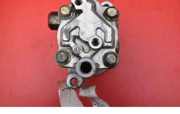 Nissan Primera Power steering pump