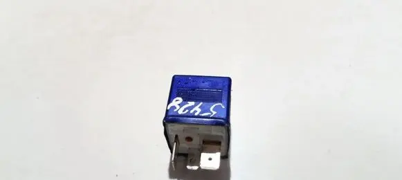 Audi A6 S6 C4 4A Other relay 8A0951253 899587