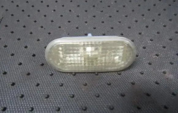Volkswagen Bora Front fender indicator light 1j5949117