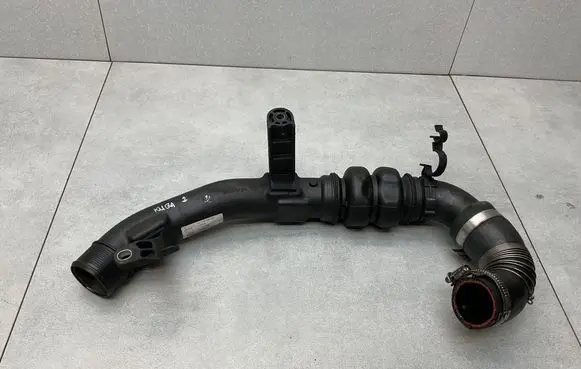 Ford Kuga II Intercooler hose/pipe FV416C646DC