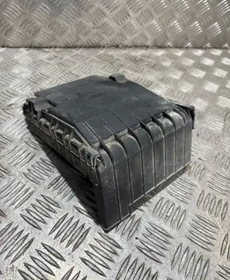 Volkswagen PASSAT B6 Fuse box cover 014189871 1K0937132F 1718006