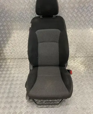 Suzuki Vitara (LY) Front passenger seat PK15613