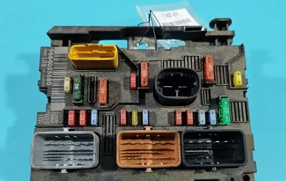 Citroen C4 I Picasso Central body control module 9664055680 IMPRK1437471