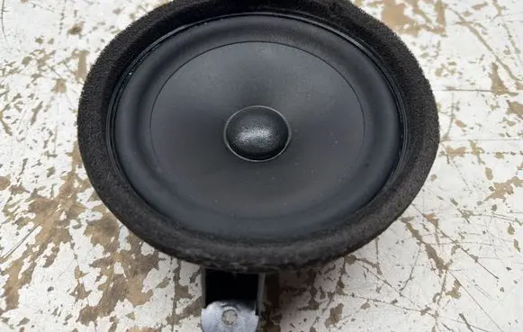Volvo S80 Rear door speaker 8676891