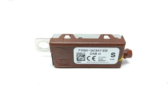 Jaguar E-Pace Aerial antenna amplifier FW9318C847EB 20190801 28385144