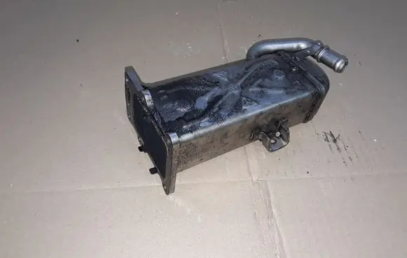 Volkswagen Polo V 6R EGR valve cooler 03L131512DP