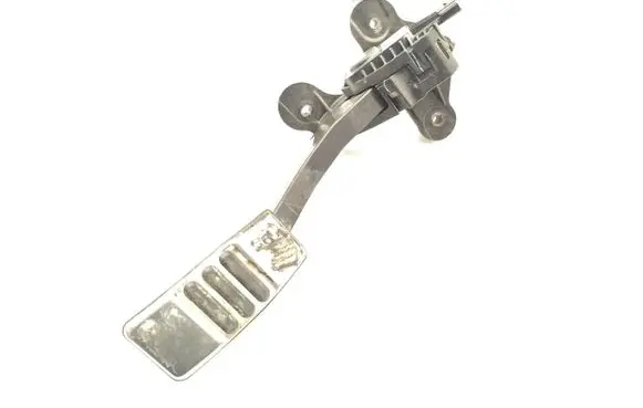 Ford Mustang VI Accelerator throttle pedal CR33-9F836-AB